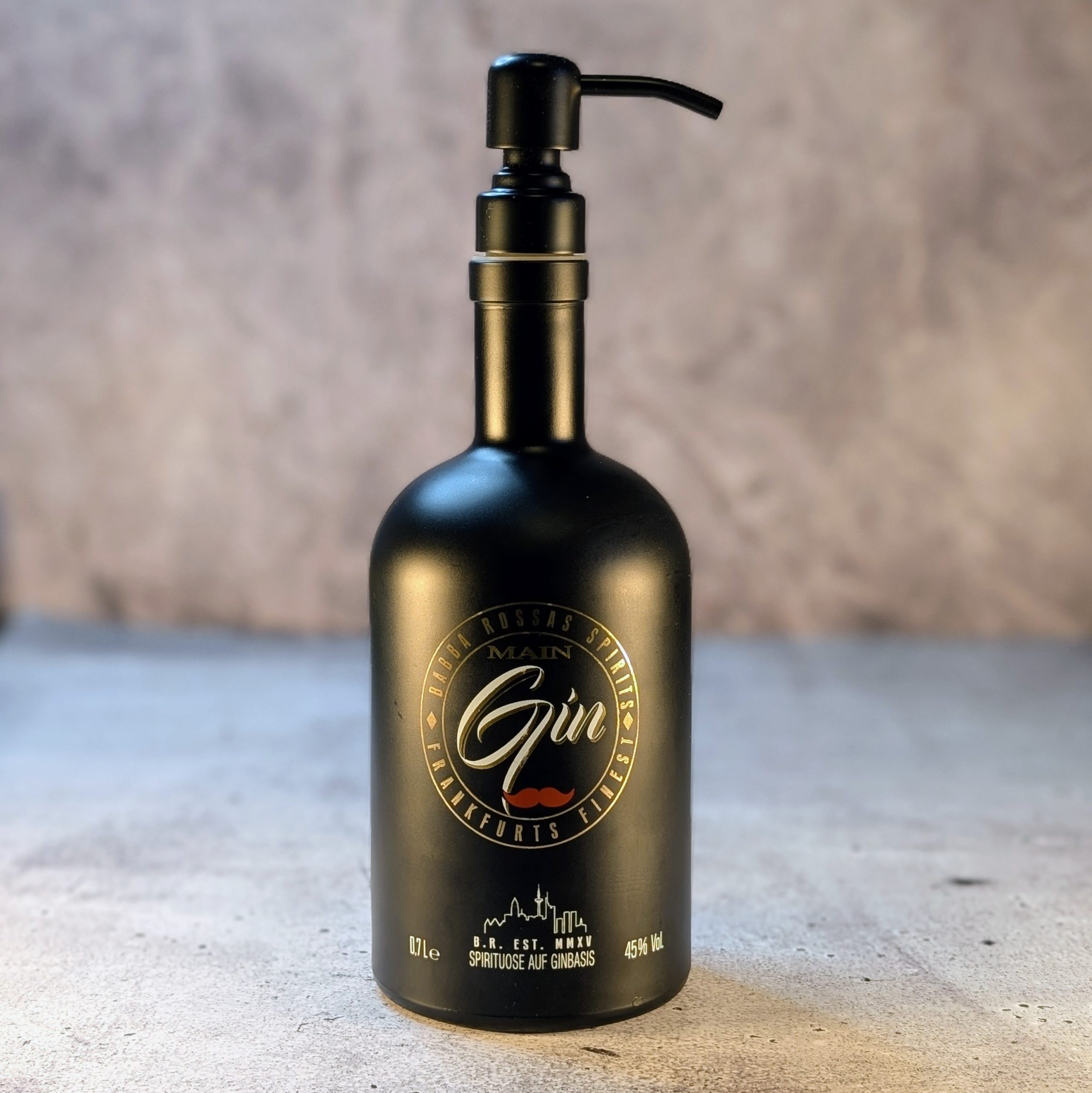 Seifenspender aus einer originalen  Main Gin -Flasche – Nachhaltig und stilvoll Im Angebot