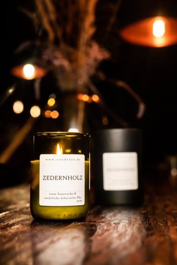 Zedernholz – Duftkerze aus Sojawachs mit beruhigendem, holzigem Aroma für entspannte Momente Zu verkaufen – Bild 2