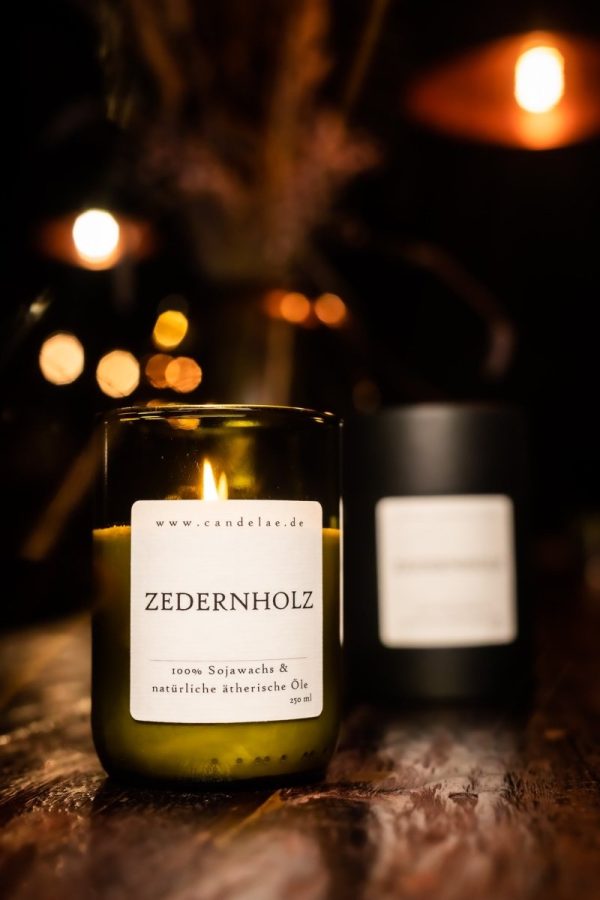 Zedernholz – Duftkerze aus Sojawachs mit beruhigendem, holzigem Aroma für entspannte Momente Zu verkaufen – Bild 3